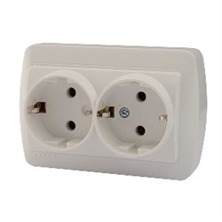 DEMET Розетка двойная с/з закрытый корпус белый(10шт/120шт) 711-0200-127 - фото 17696