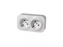 Quteo Розетка двойная с заземлением со шторками наружная белая 782223 - фото 21958