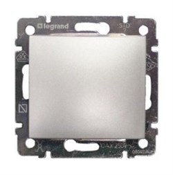 VALENA Переключатель промежуточный 10A алюминий 770107 - фото 24699