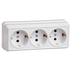 Розетка 3 О/П IP20 с з/к РС23-3-ОБ 16А трехместная серия ОКТАВА (белый) (уп. 20 шт.) ERO31-K01-16-DC - фото 25075